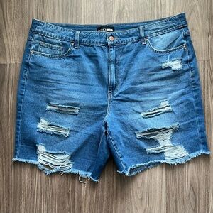 Fashion Nova Curve Distressed Denim Shorts Size 20 Medium Wash Raw Hem Plus